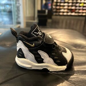 Baby Nike Air DT 96 Deion Sanders Shoes size 2c
